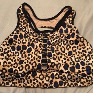 Leopard 🐆 print sports bra